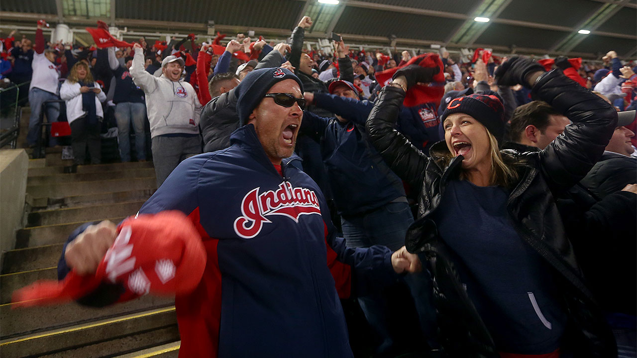 cle_g1_fans_1280_l5qk99k7_sc4xz95l.jpg