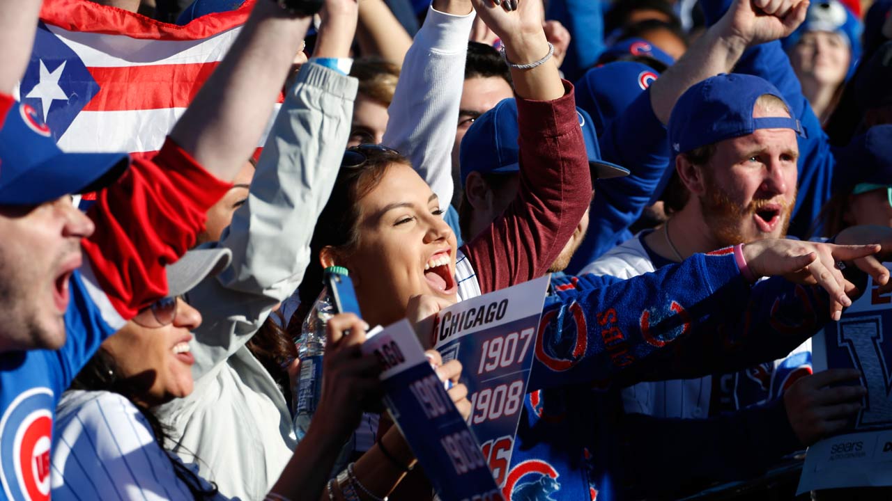 Joyful fans turn out to thank Cubs at parade