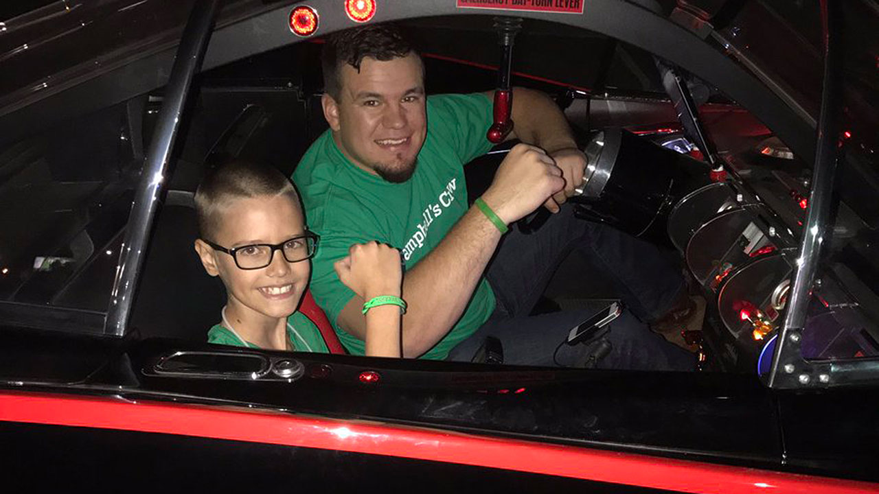 Schwarber, Batmobile surprise 10-year-old at HopeKids event