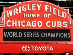 Wrigley_marquee_1280_8yv1pypv_95ap7z52.jpg