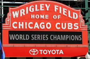 Wrigley_marquee_1280_8yv1pypv_95ap7z52.jpg