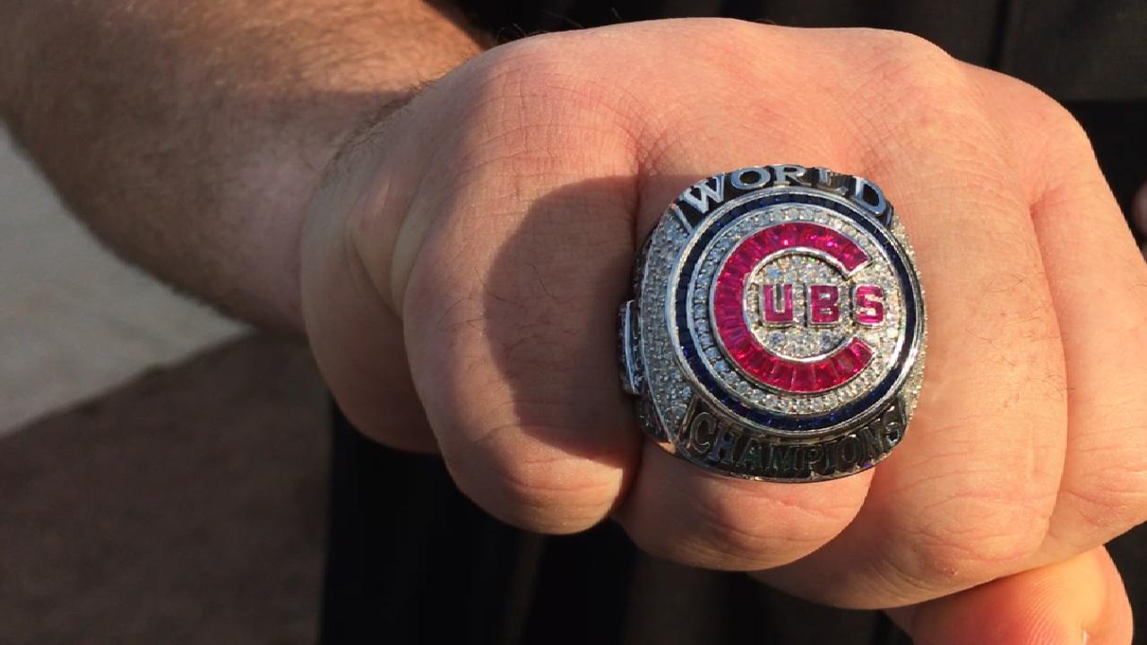 Anthem singer Vincent receives WS ring