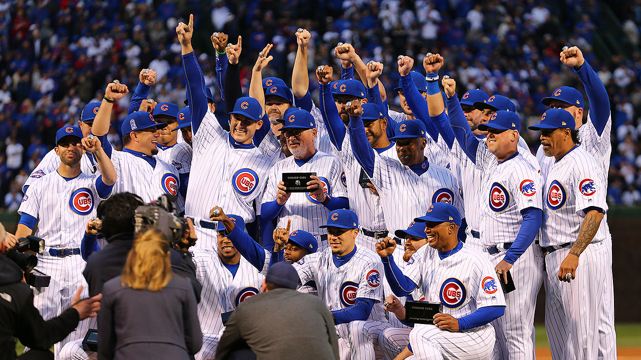 Bling at Wrigley: Cubs celebrate with rings