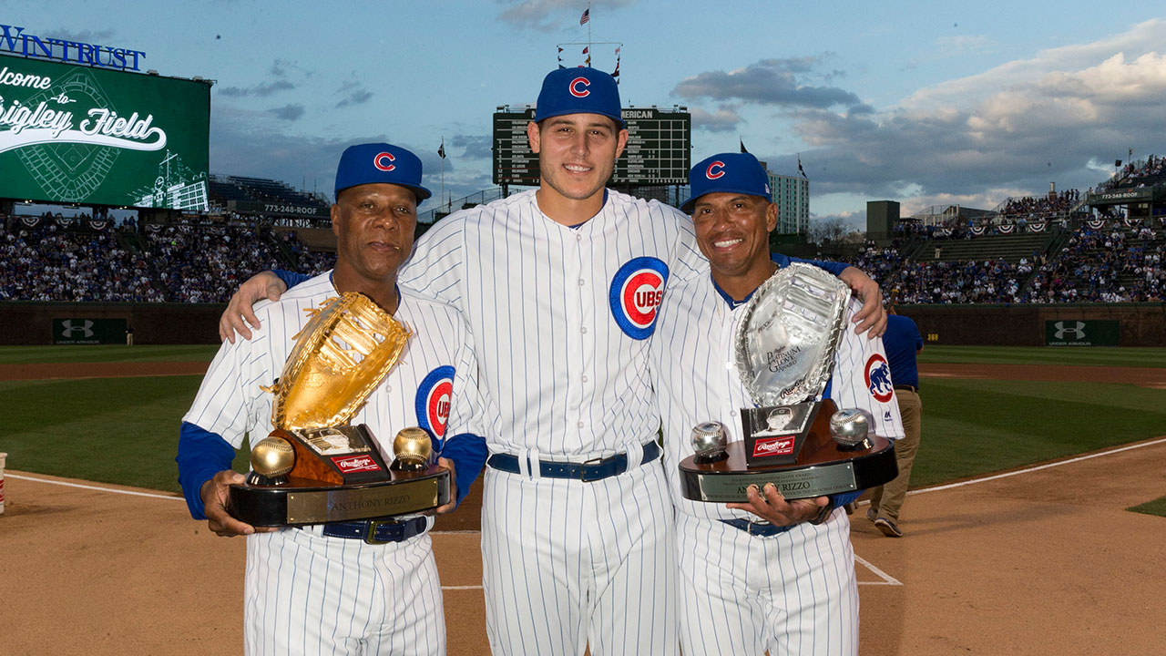 Gold Glove winner Rizzo honors coaches