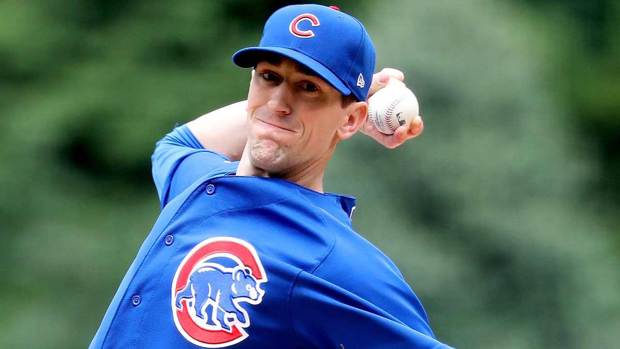 Hendricks drops duel as Cubs blanked