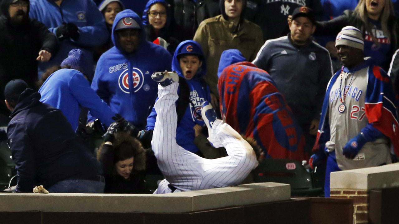 Schwarber goes into seats for thrilling catch