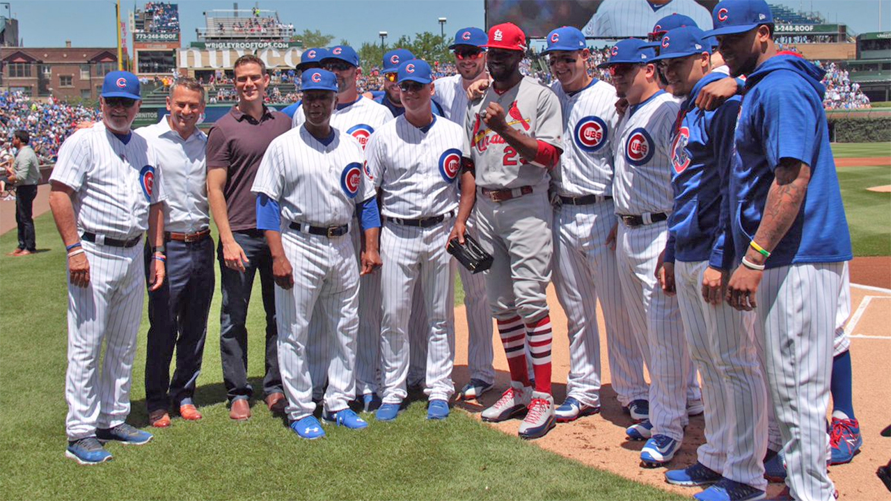 Fowler gets ring, belts leadoff HR at Wrigley