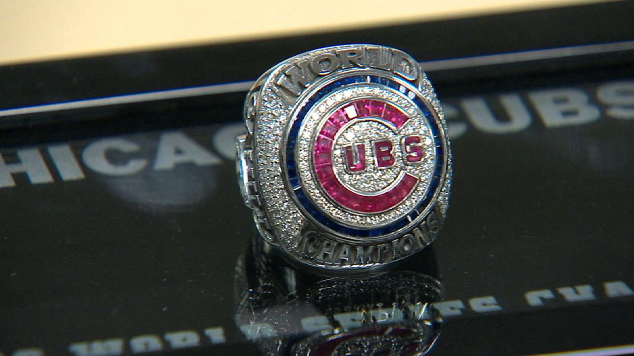 Cahill, Richard receive WS rings from Cubs